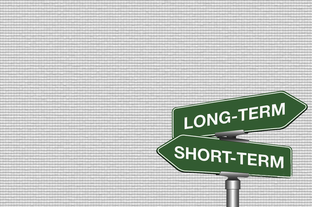 Long-Term vs. Short-Term Forex Trading