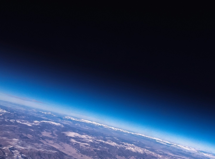  Blue Origin Launches Six Women to the Edge of Space