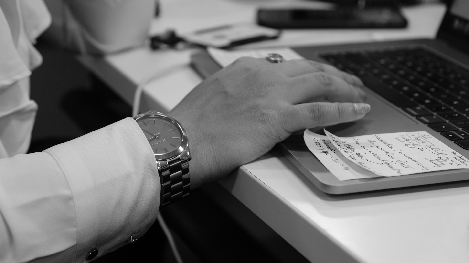 What is a Multi Account Manager (MAM) in MT4/MT5 and How Does It Benefit Professional Traders? What is a Multi Account Manager (MAM) in MT4/MT5 and How Does It Benefit Professional Traders?