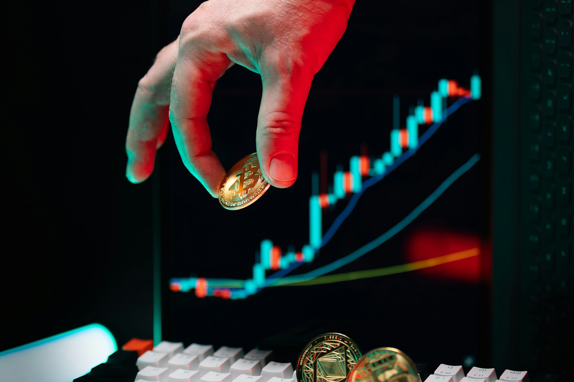 What is a Prop Firm and How It Benefits Traders What is a Prop Firm and How It Benefits Traders