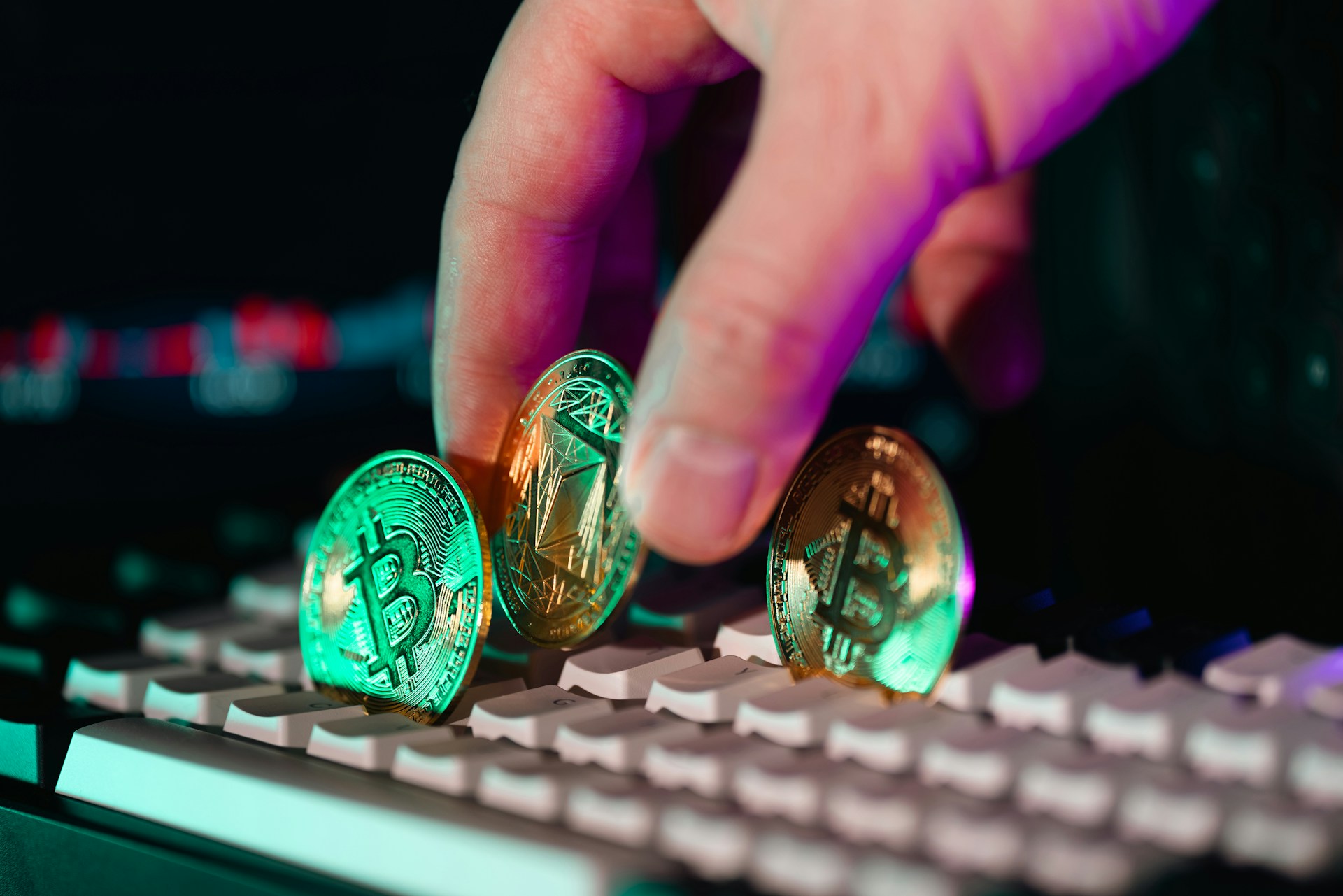 Binary Options Scams: How to Identify and Avoid Them Binary Options Scams: How to Identify and Avoid Them