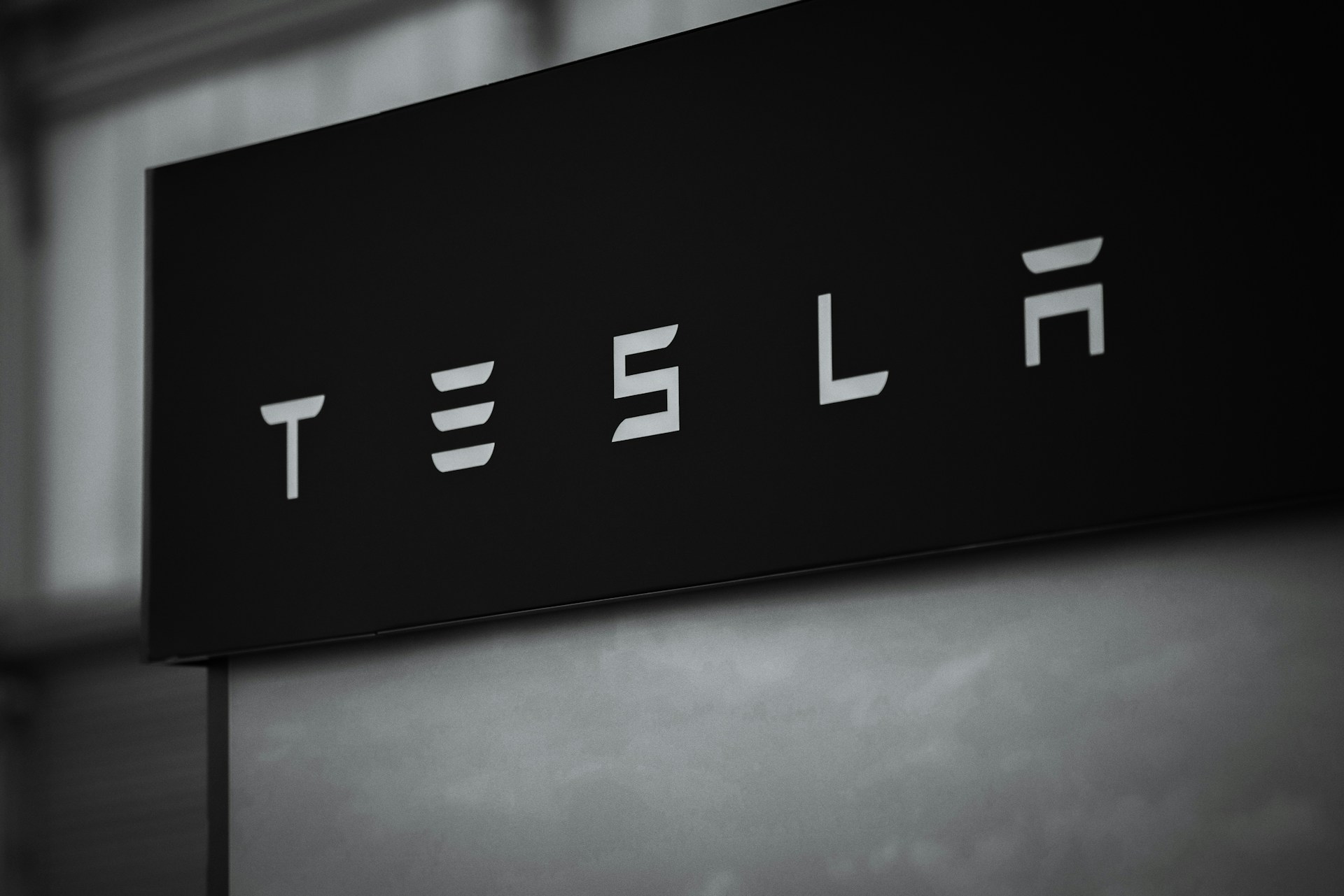 Tesla’s $152 Billion Loss: The Fallout from Musk and Trump’s Public Feud Tesla’s $152 Billion Loss: The Fallout from Musk and Trump’s Public Feud