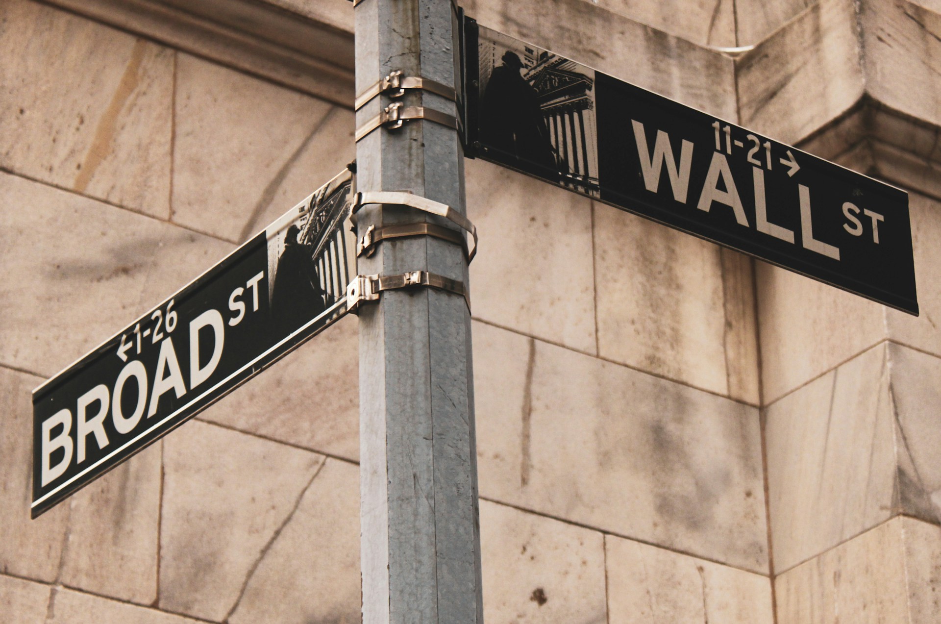 How to Build a Diversified Stock Portfolio How to Build a Diversified Stock Portfolio