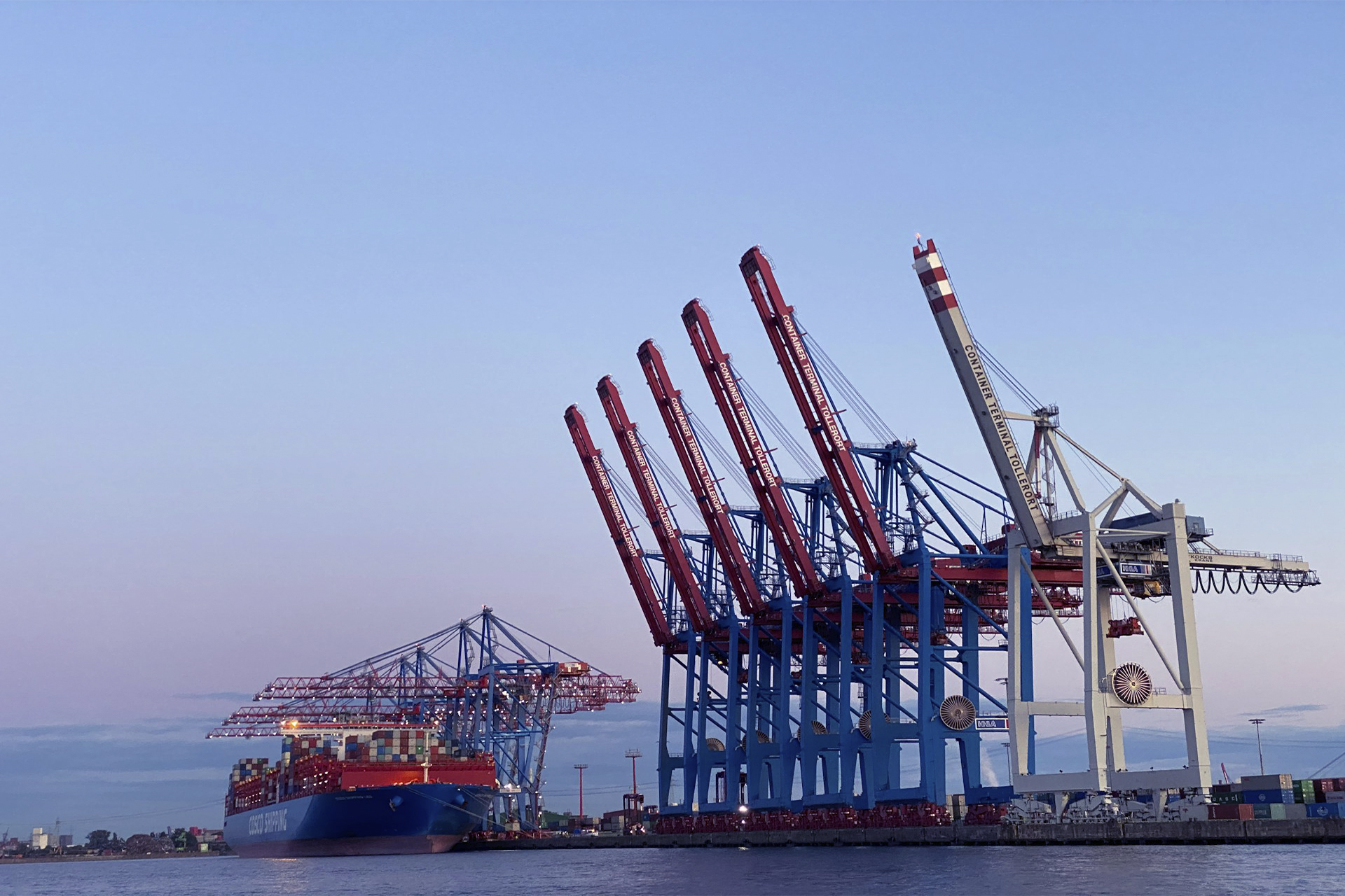 Trump demands 100% tariffs on China and India from the EU: a new round of pressure on Russia Trump demands 100% tariffs on China and India from the EU: a new round of pressure on Russia