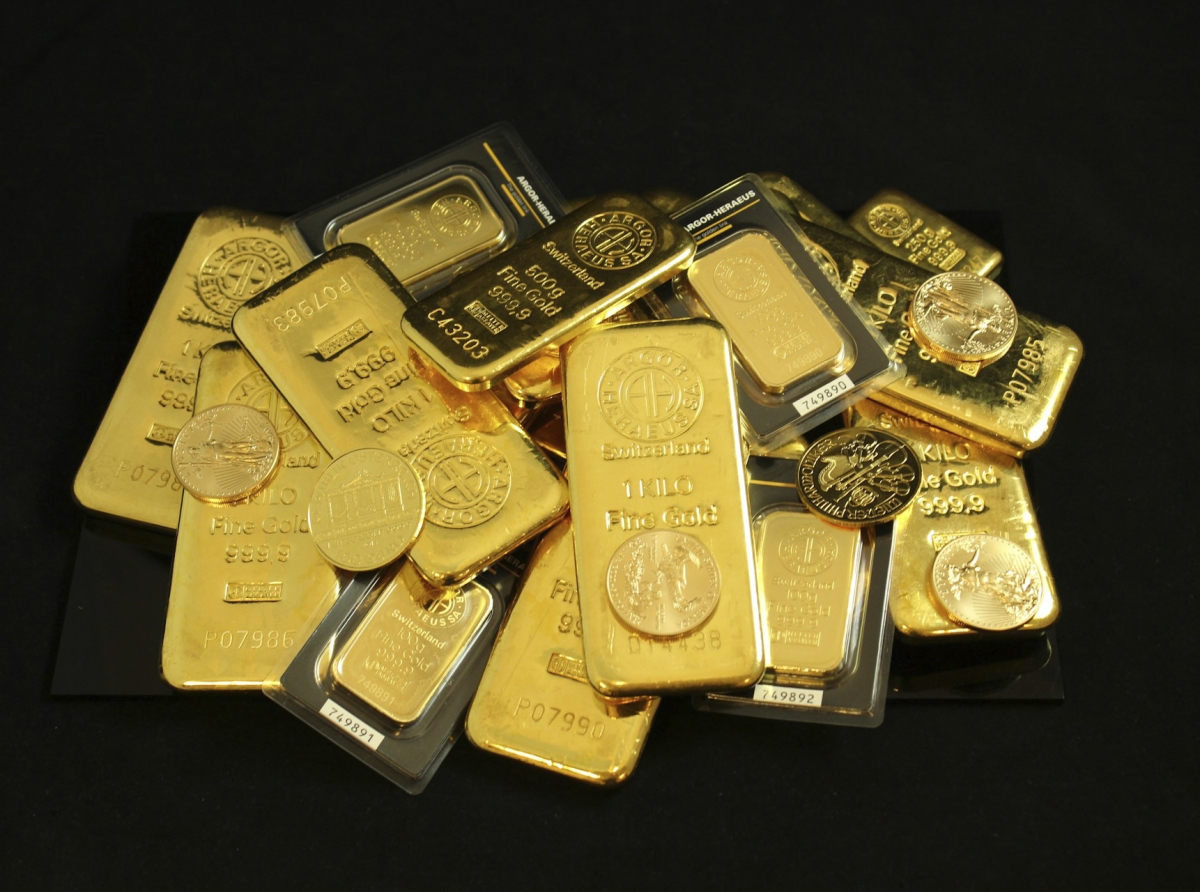 Gold Surpasses $4,000: A New Era of Safe Havens, AI Acquisitions, and a Turning Point in the Investment Cycle