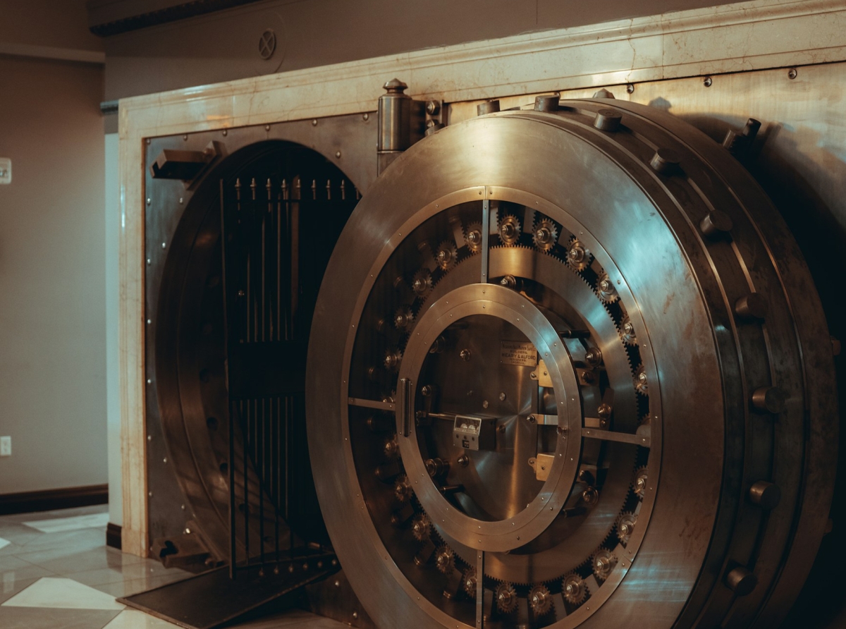 The Hidden Hand of the Central Bank: How Central Banks Influence FX Through Non-Verbal Signals and Subtle Interventions