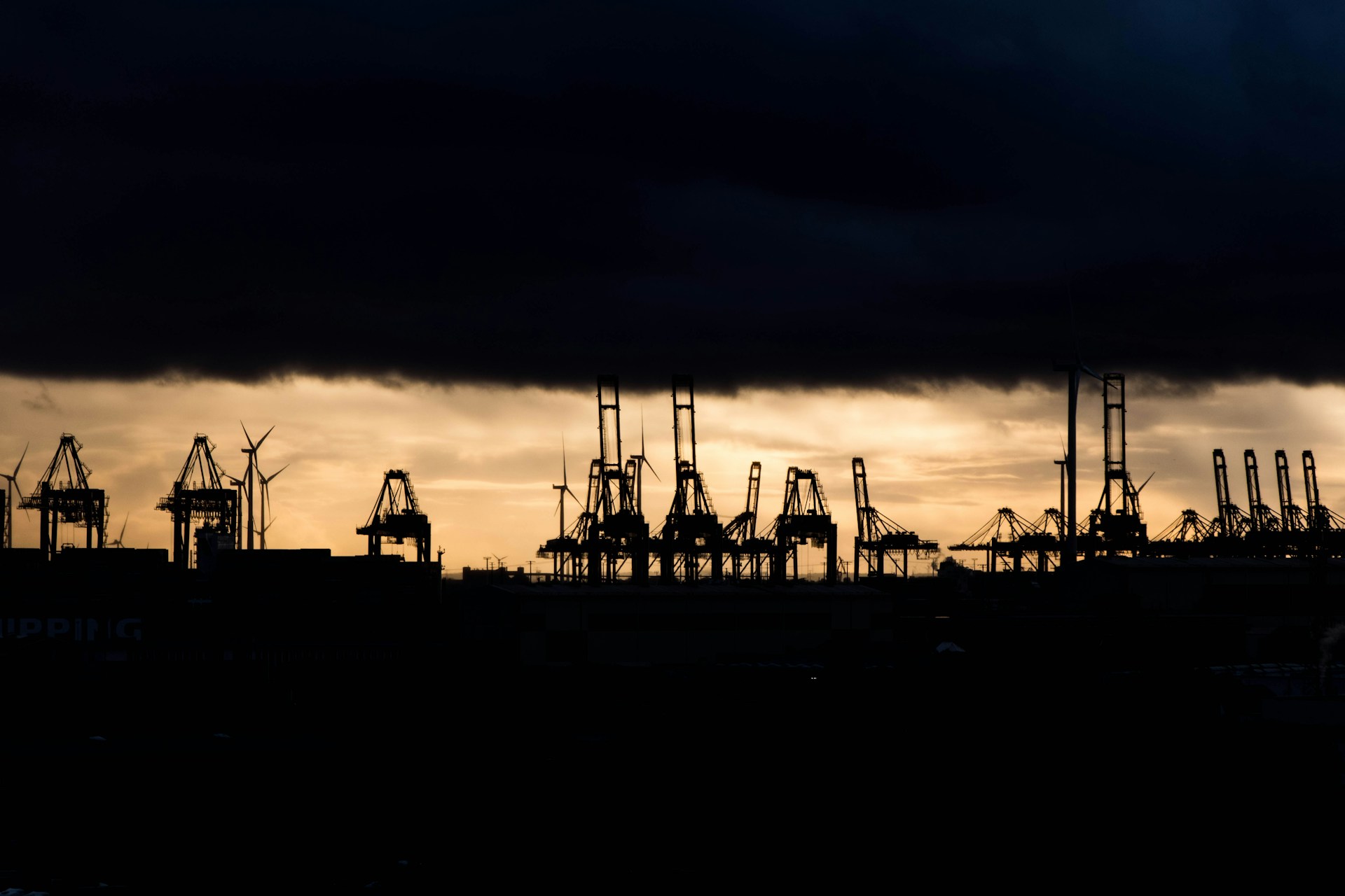 Oil Rises 1.5% on OPEC+ Supply Moves and Mounting Venezuelan Production Risks Oil Rises 1.5% on OPEC+ Supply Moves and Mounting Venezuelan Production Risks