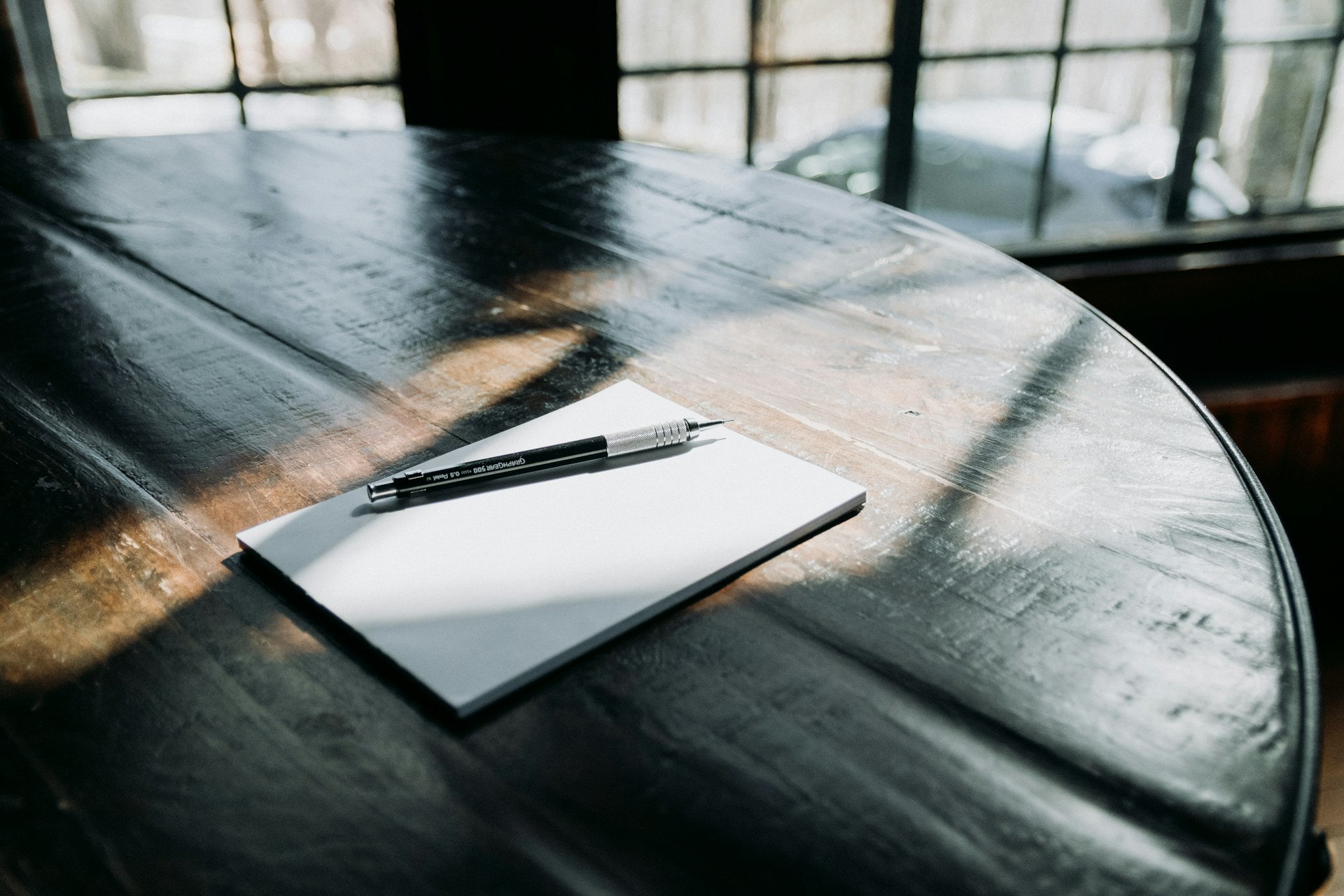 Forex and Behavioral Economics: Why Traders Repeat the Same Mistakes