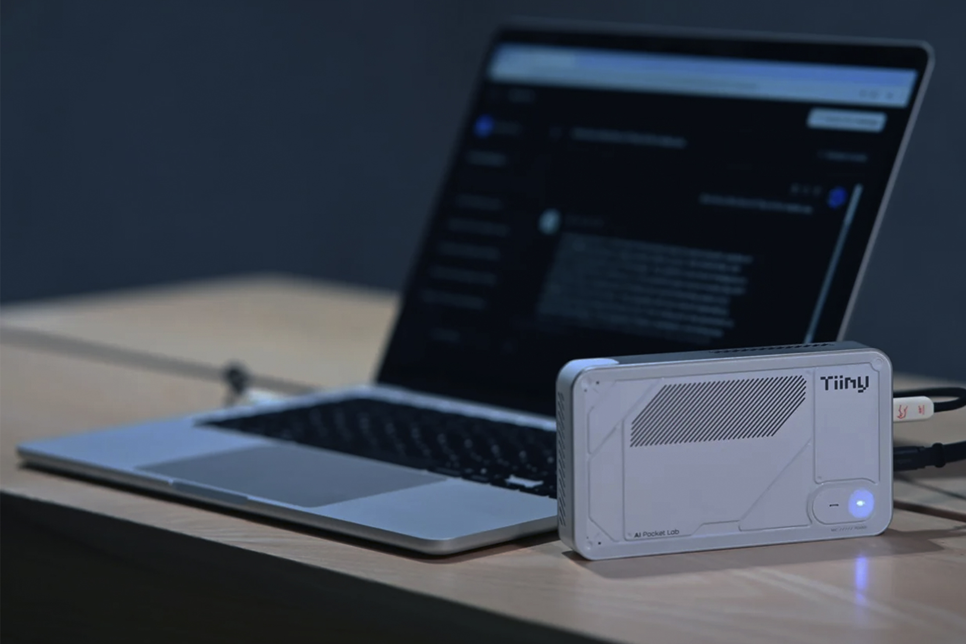 A Pocket Supercomputer Instead of the Cloud: How Tiiny AI's Pocket Lab is Changing AI Architecture