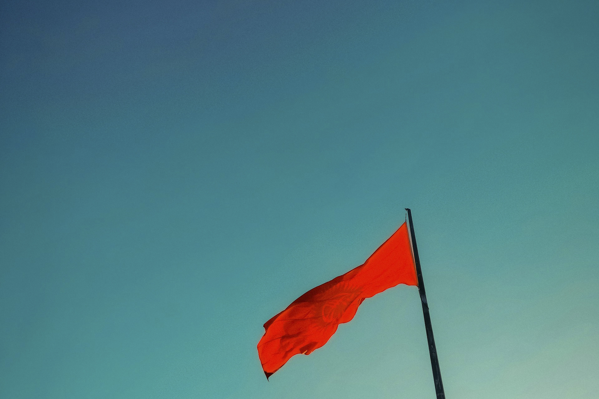 Signs Your Bank Client Has Been Compromised: Critical Red Flags for Traders