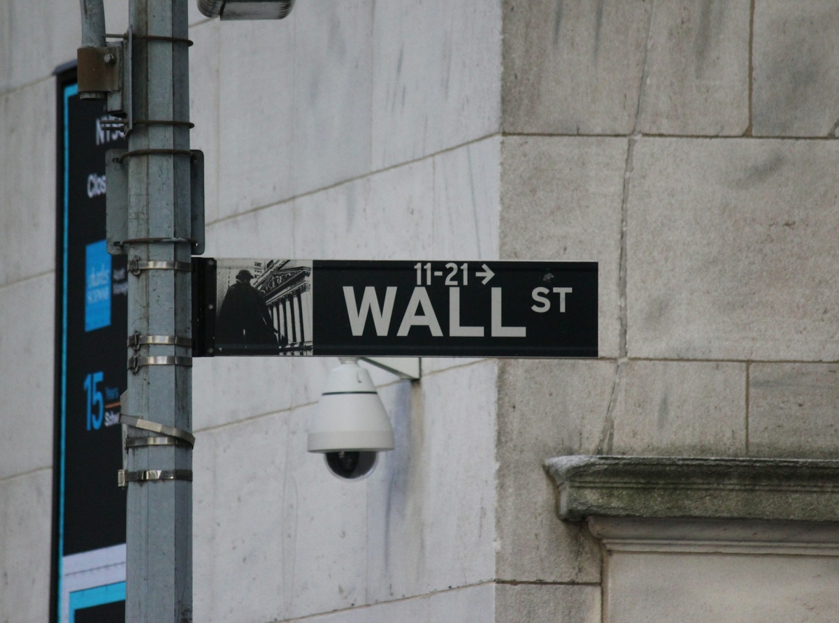 Wall Street Is Learning an Old Lesson Again: When AI Becomes the Market, Volatility Becomes the Risk